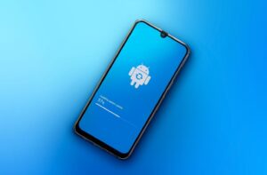 Android Ekosistemi ve Güncellemeler: Açık Dünya, Dinamik Gelişim